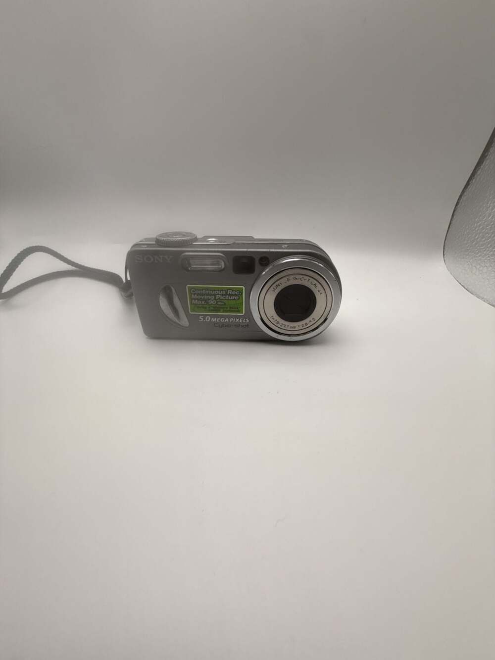 Sony Cyber-shot DSC-P10 5.0 Megapixel Digital Camera